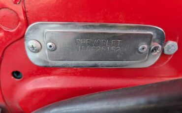 Chevrolet-Styleline-1951-Bright-Red-Tan-17