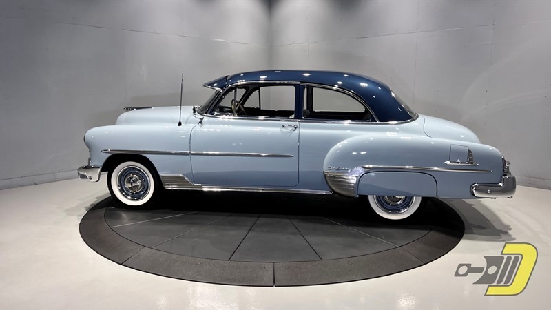 Chevrolet-Styleline-1952-2-Door-Sedan-2
