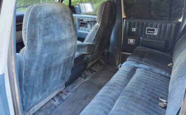 Chevrolet-Suburban-1500-1990-white-10