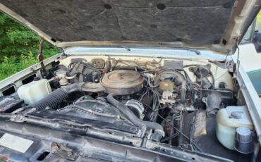 Chevrolet-Suburban-1500-1990-white-12