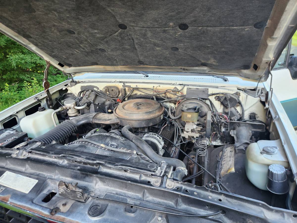 Chevrolet-Suburban-1500-1990-white-12