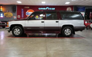 Chevrolet-Suburban-1500-1994-Silver-Red-10
