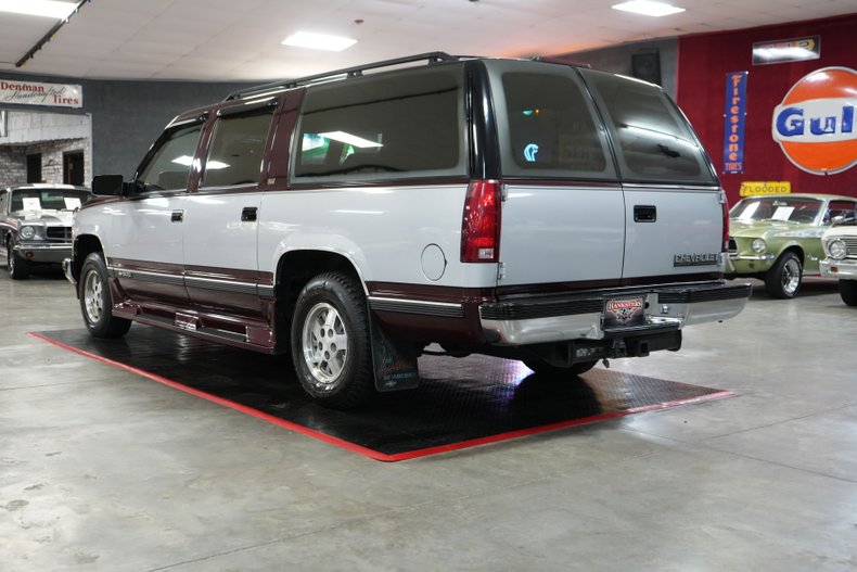 Chevrolet-Suburban-1500-1994-Silver-Red-11
