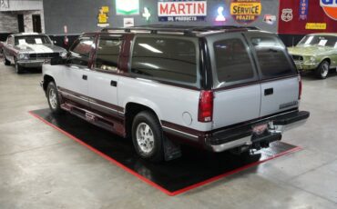 Chevrolet-Suburban-1500-1994-Silver-Red-15