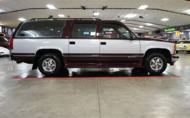 Chevrolet-Suburban-1500-1994-Silver-Red-17