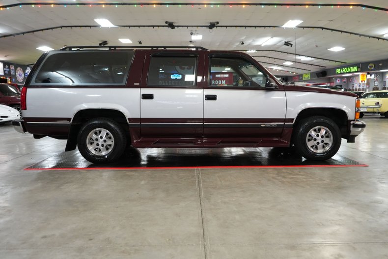 Chevrolet-Suburban-1500-1994-Silver-Red-17