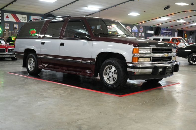 Chevrolet-Suburban-1500-1994-Silver-Red-18