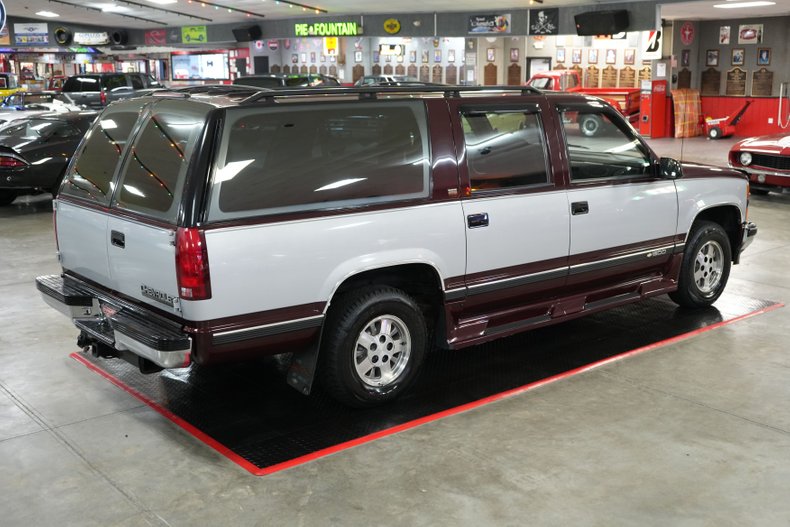 Chevrolet-Suburban-1500-1994-Silver-Red-19