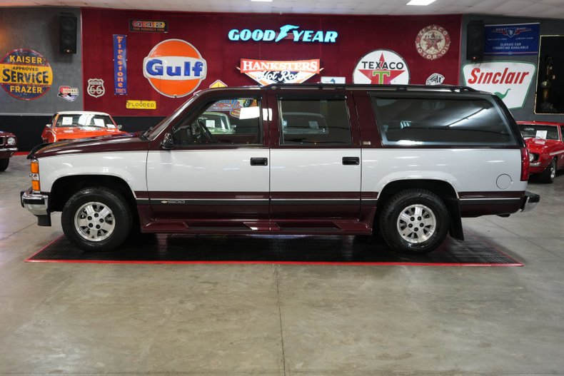 Chevrolet-Suburban-1500-1994-Silver-Red-2