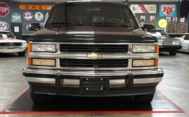 Chevrolet-Suburban-1500-1994-Silver-Red-24