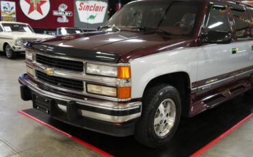Chevrolet-Suburban-1500-1994-Silver-Red-25