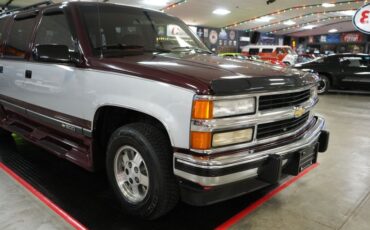 Chevrolet-Suburban-1500-1994-Silver-Red-28