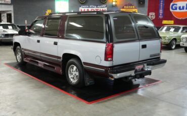 Chevrolet-Suburban-1500-1994-Silver-Red-3