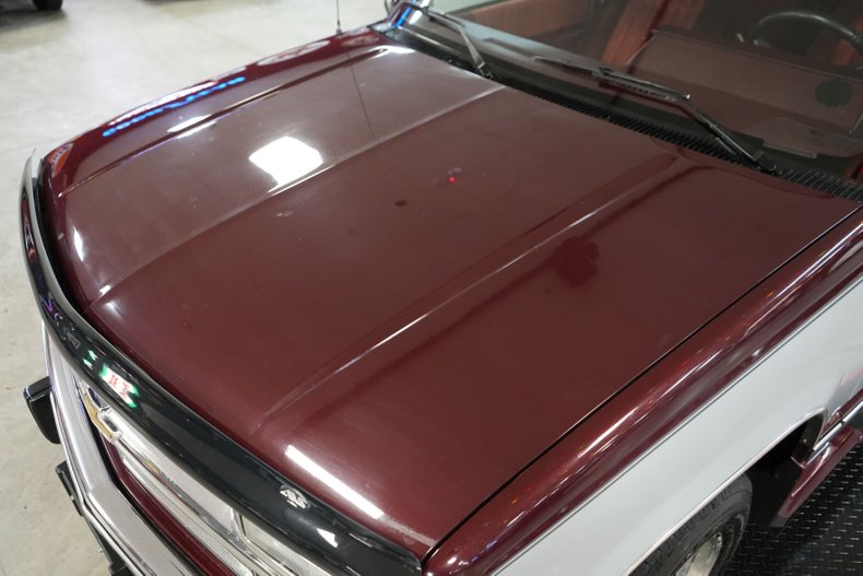 Chevrolet-Suburban-1500-1994-Silver-Red-30