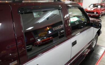 Chevrolet-Suburban-1500-1994-Silver-Red-34