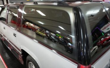 Chevrolet-Suburban-1500-1994-Silver-Red-38
