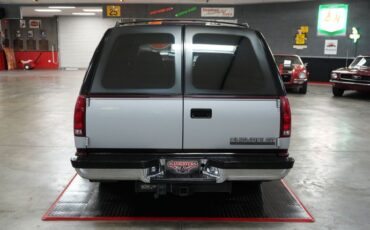 Chevrolet-Suburban-1500-1994-Silver-Red-4