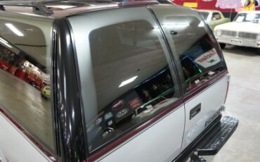 Chevrolet-Suburban-1500-1994-Silver-Red-42