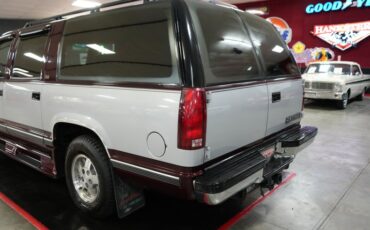 Chevrolet-Suburban-1500-1994-Silver-Red-43