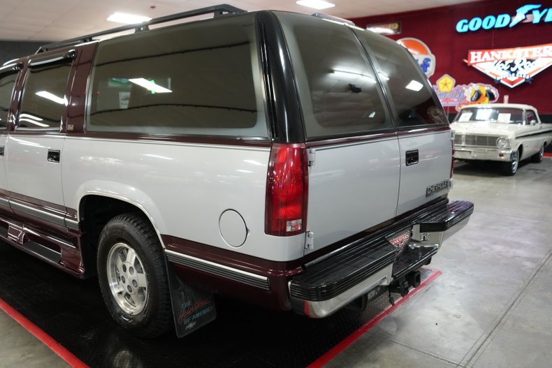 Chevrolet-Suburban-1500-1994-Silver-Red-43