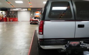 Chevrolet-Suburban-1500-1994-Silver-Red-44