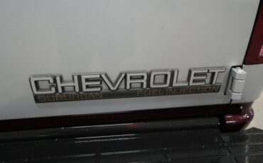 Chevrolet-Suburban-1500-1994-Silver-Red-47