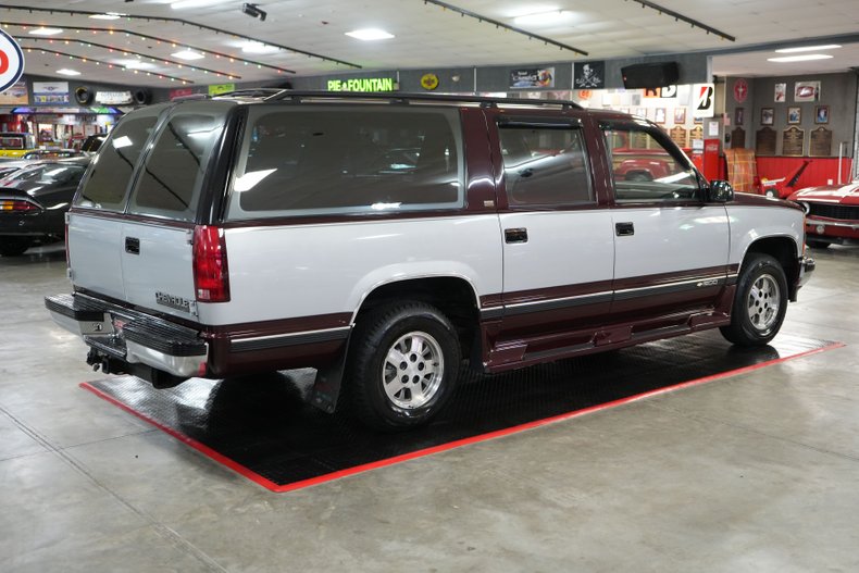 Chevrolet-Suburban-1500-1994-Silver-Red-5