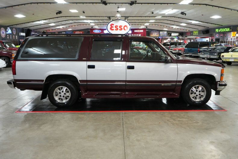 Chevrolet-Suburban-1500-1994-Silver-Red-6