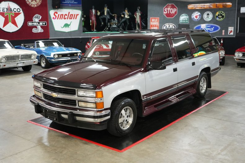 Chevrolet-Suburban-1500-1994-Silver-Red-9