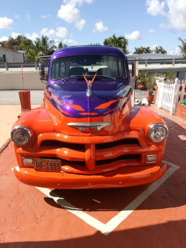 Chevrolet-Suburban-1955