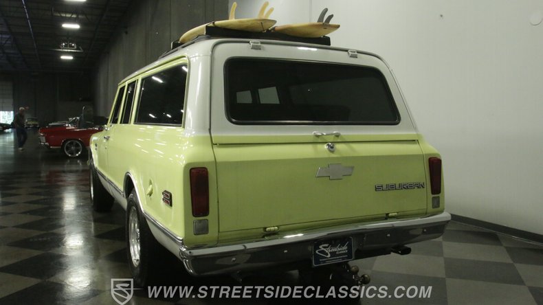 Chevrolet-Suburban-1968-Yellow-Black-18