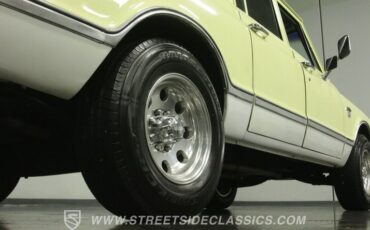 Chevrolet-Suburban-1968-Yellow-Black-36