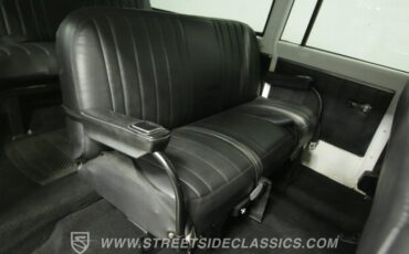 Chevrolet-Suburban-1968-Yellow-Black-43