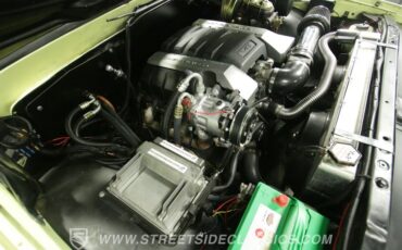 Chevrolet-Suburban-1968-Yellow-Black-7