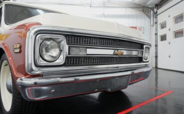 Chevrolet-Suburban-1969-Cream-and-Copper-Beige-22