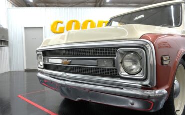 Chevrolet-Suburban-1969-Cream-and-Copper-Beige-26