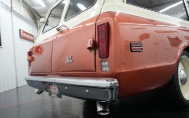 Chevrolet-Suburban-1969-Cream-and-Copper-Beige-42