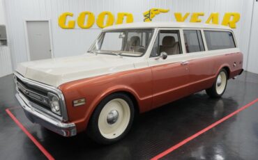 Chevrolet-Suburban-1969-Cream-and-Copper-Beige-7