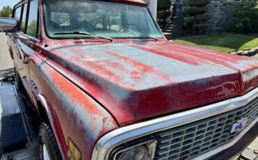 Chevrolet-Suburban-1971-10