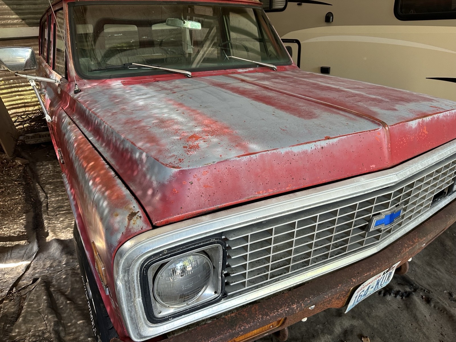 Chevrolet-Suburban-1971-2