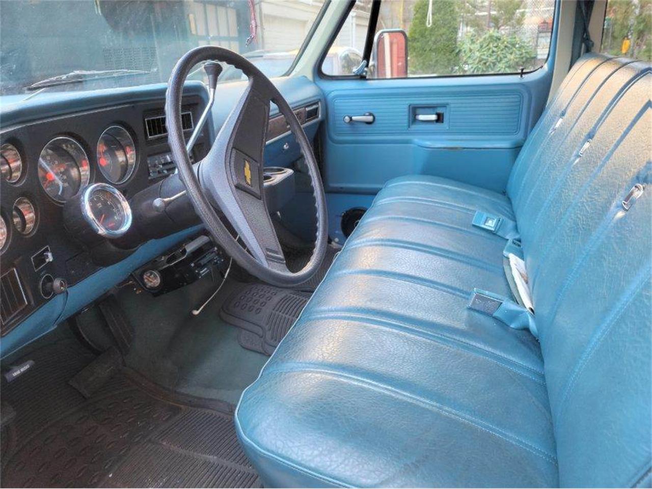 Chevrolet-Suburban-1977-Hawaiian-Blue-Hawaiian-BlueBlack-16