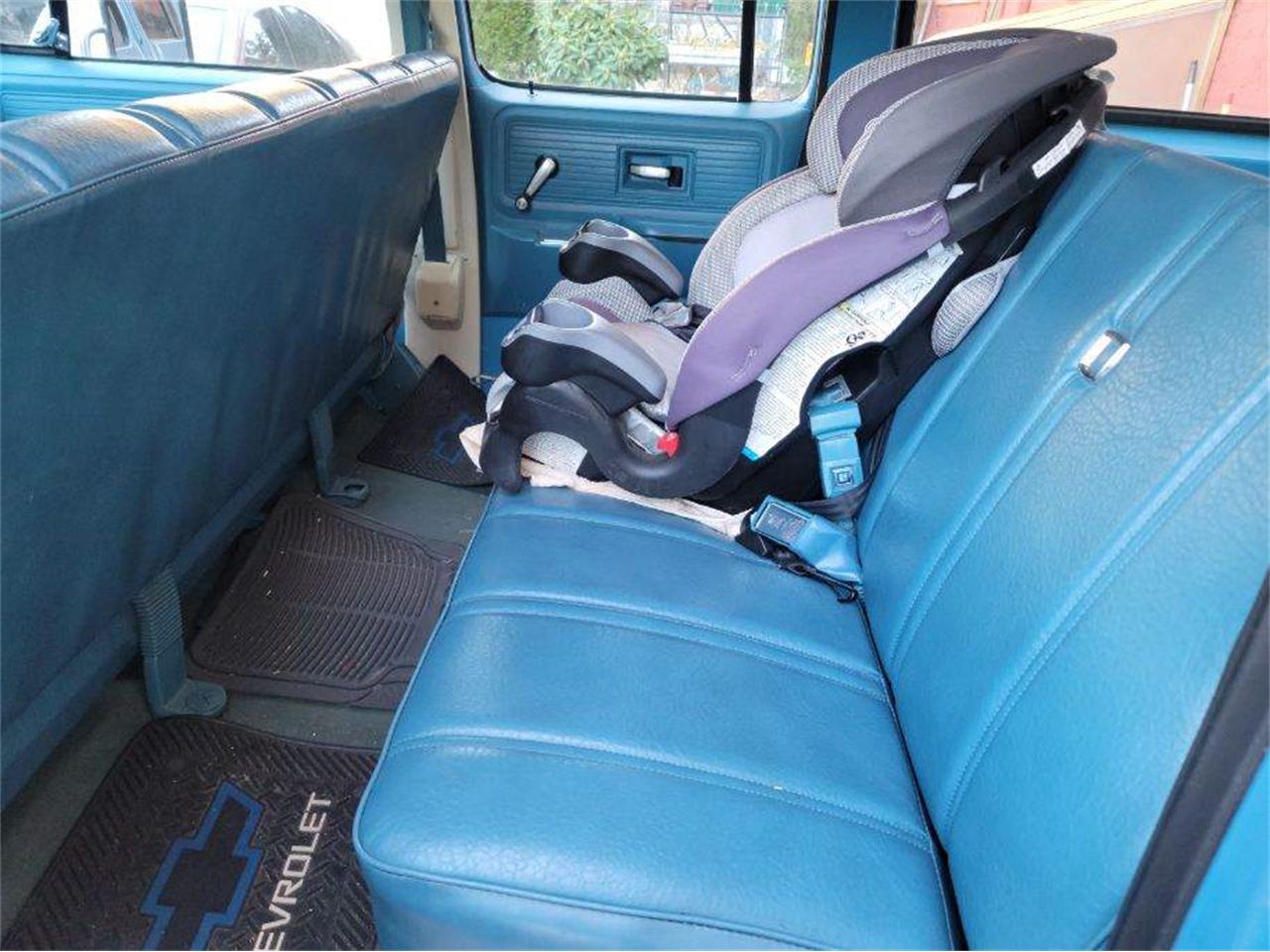Chevrolet-Suburban-1977-Hawaiian-Blue-Hawaiian-BlueBlack-20