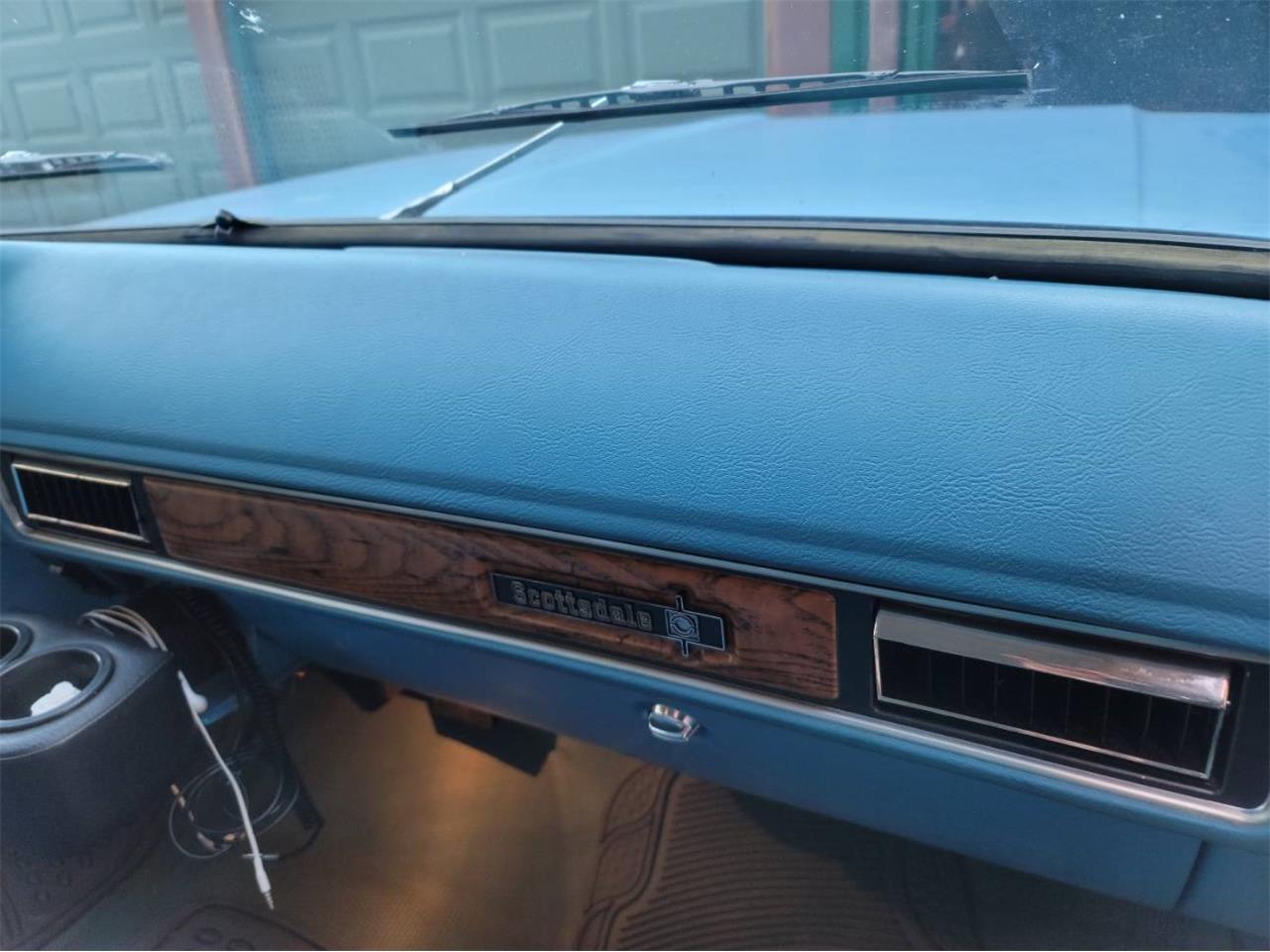 Chevrolet-Suburban-1977-Hawaiian-Blue-Hawaiian-BlueBlack-21