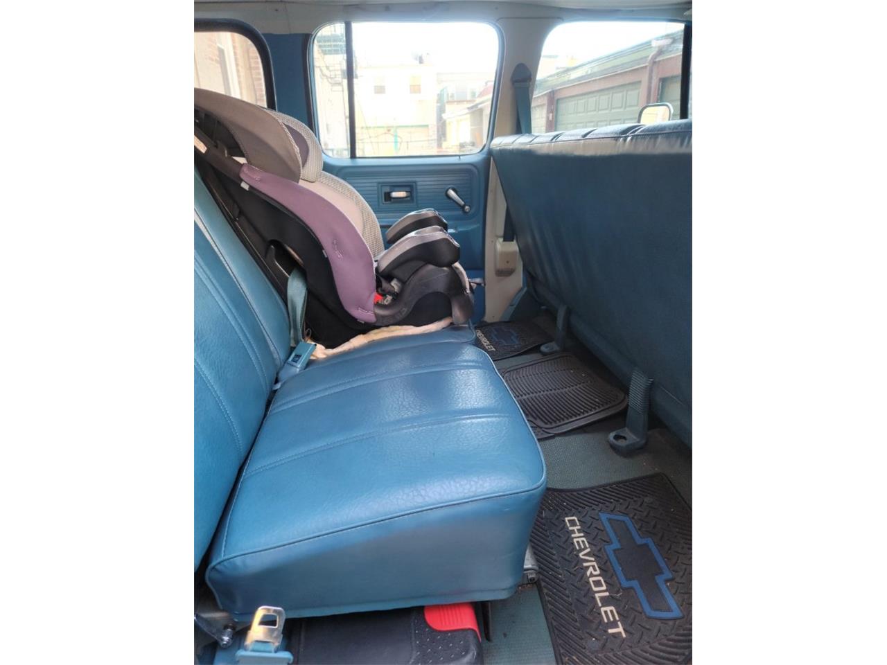 Chevrolet-Suburban-1977-Hawaiian-Blue-Hawaiian-BlueBlack-24