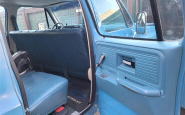 Chevrolet-Suburban-1977-Hawaiian-Blue-Hawaiian-BlueBlack-26