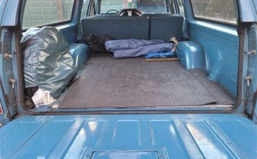 Chevrolet-Suburban-1977-Hawaiian-Blue-Hawaiian-BlueBlack-28