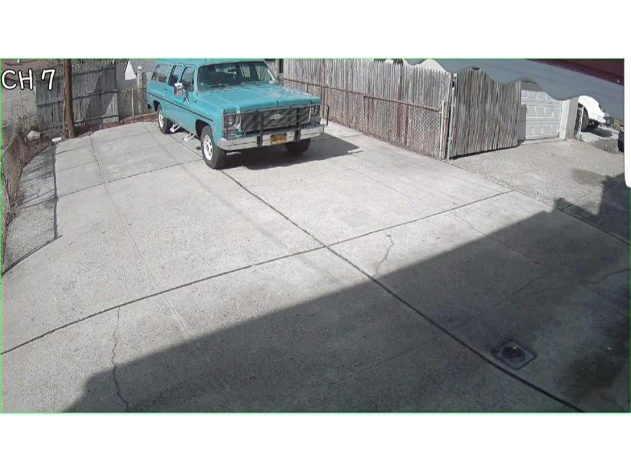 Chevrolet-Suburban-1977-Hawaiian-Blue-Hawaiian-BlueBlack-3
