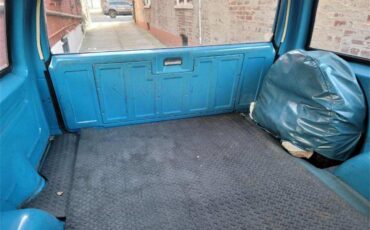 Chevrolet-Suburban-1977-Hawaiian-Blue-Hawaiian-BlueBlack-30