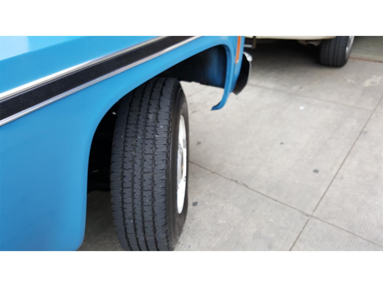 Chevrolet-Suburban-1977-Hawaiian-Blue-Hawaiian-BlueBlack-4