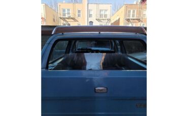 Chevrolet-Suburban-1977-Hawaiian-Blue-Hawaiian-BlueBlack-5